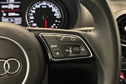 musta Audi A3 2019 kuva 20.