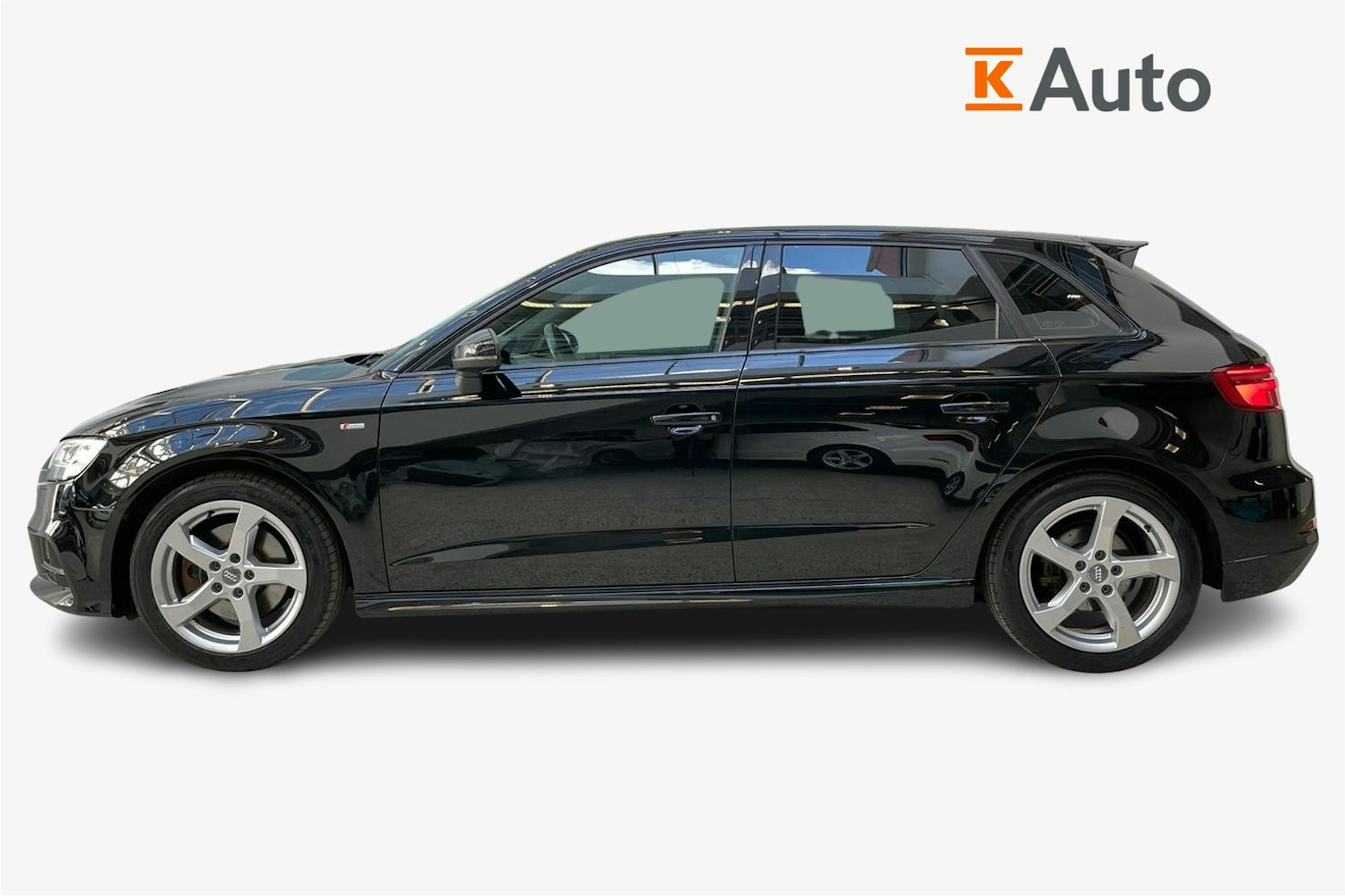 musta Audi A3 2019 kuva 6.
