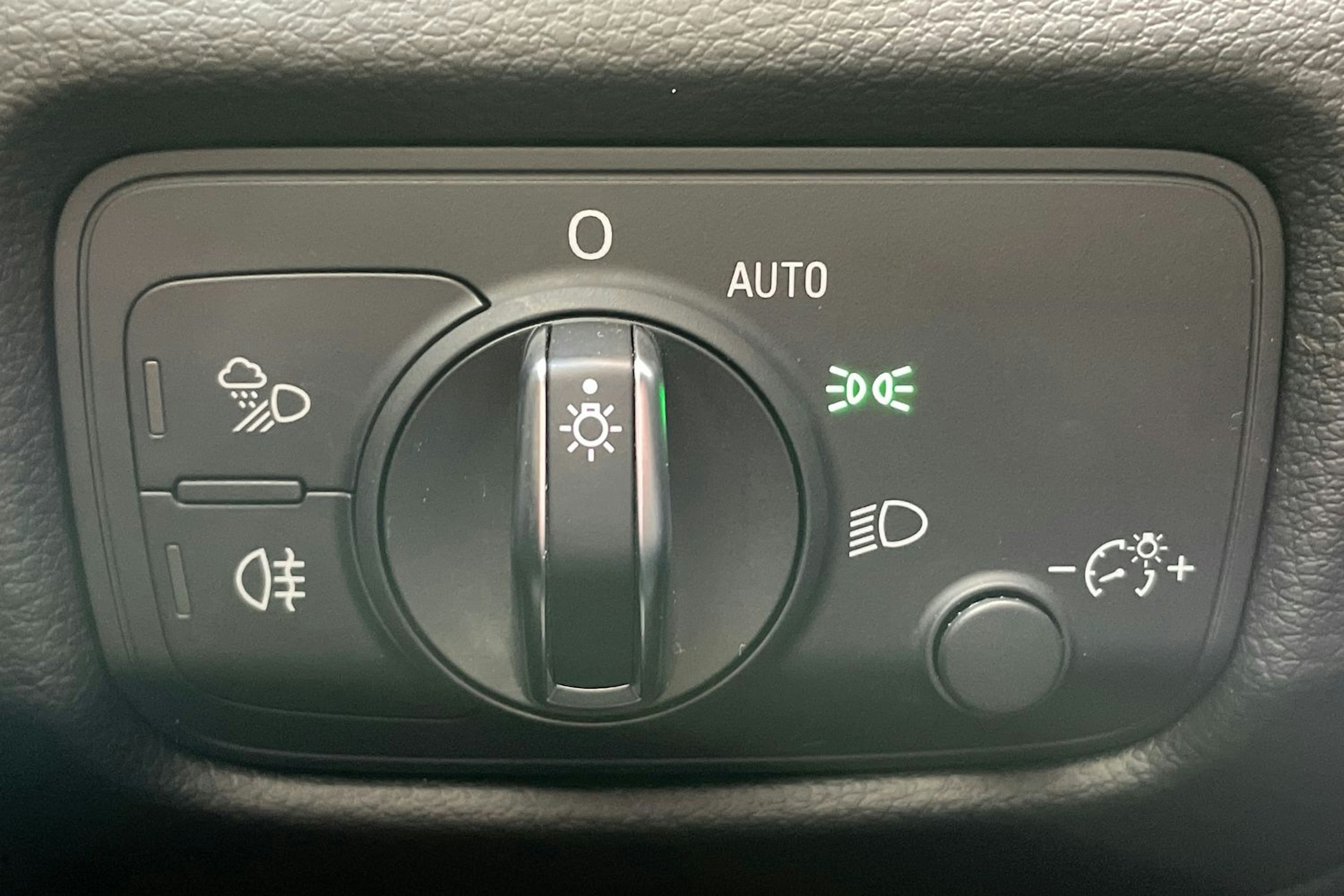 musta Audi A3 2019 kuva 16.