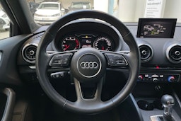 musta Audi A3 2019 kuva 21.