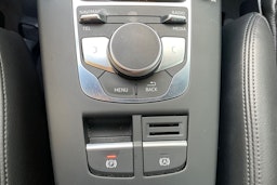 musta Audi A3 2019 kuva 26.