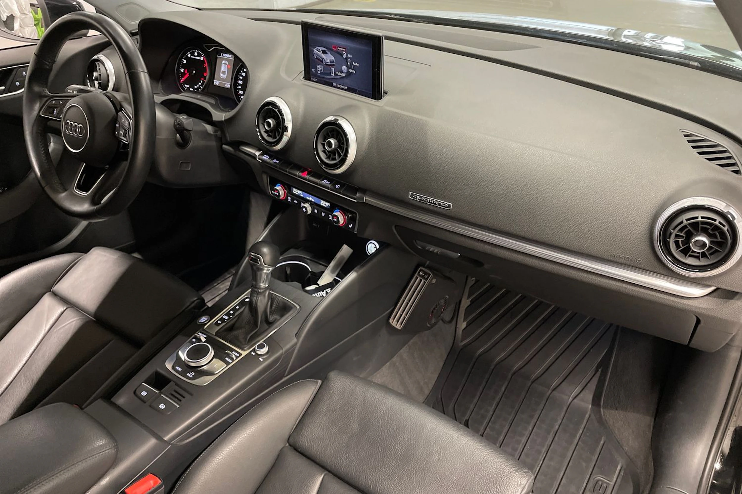 musta Audi A3 2019 kuva 26.