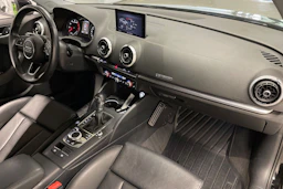 musta Audi A3 2019 kuva 26.