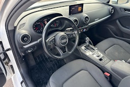 valkoinen Audi A3 2019 kuva 6.