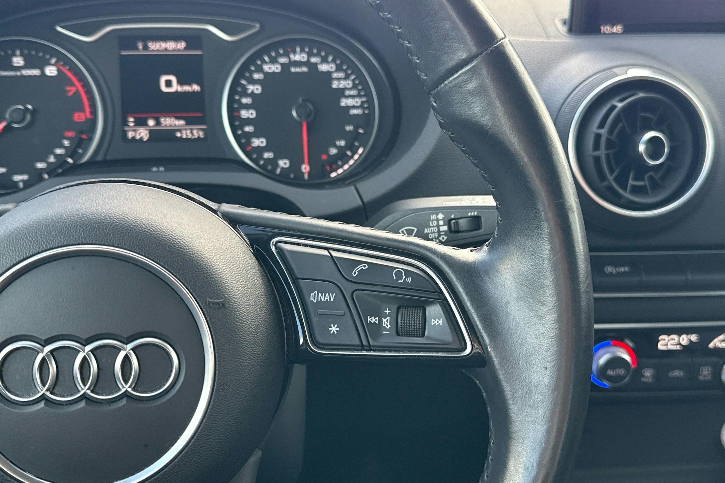 valkoinen Audi A3 2019 kuva 13.