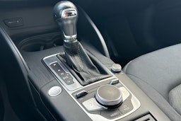valkoinen Audi A3 2019 kuva 16.