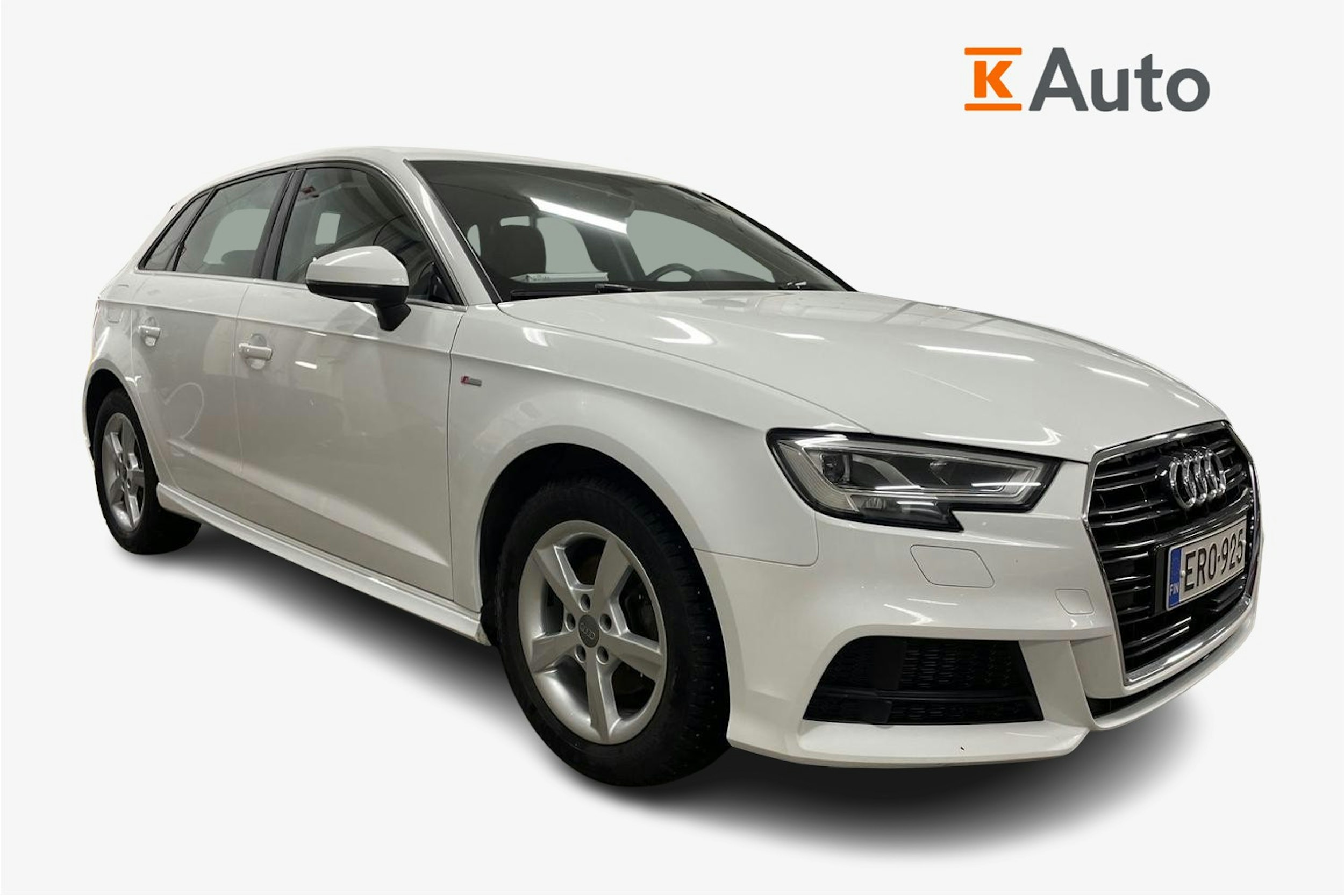 Valkoinen Audi A3 2019 kuva 1.