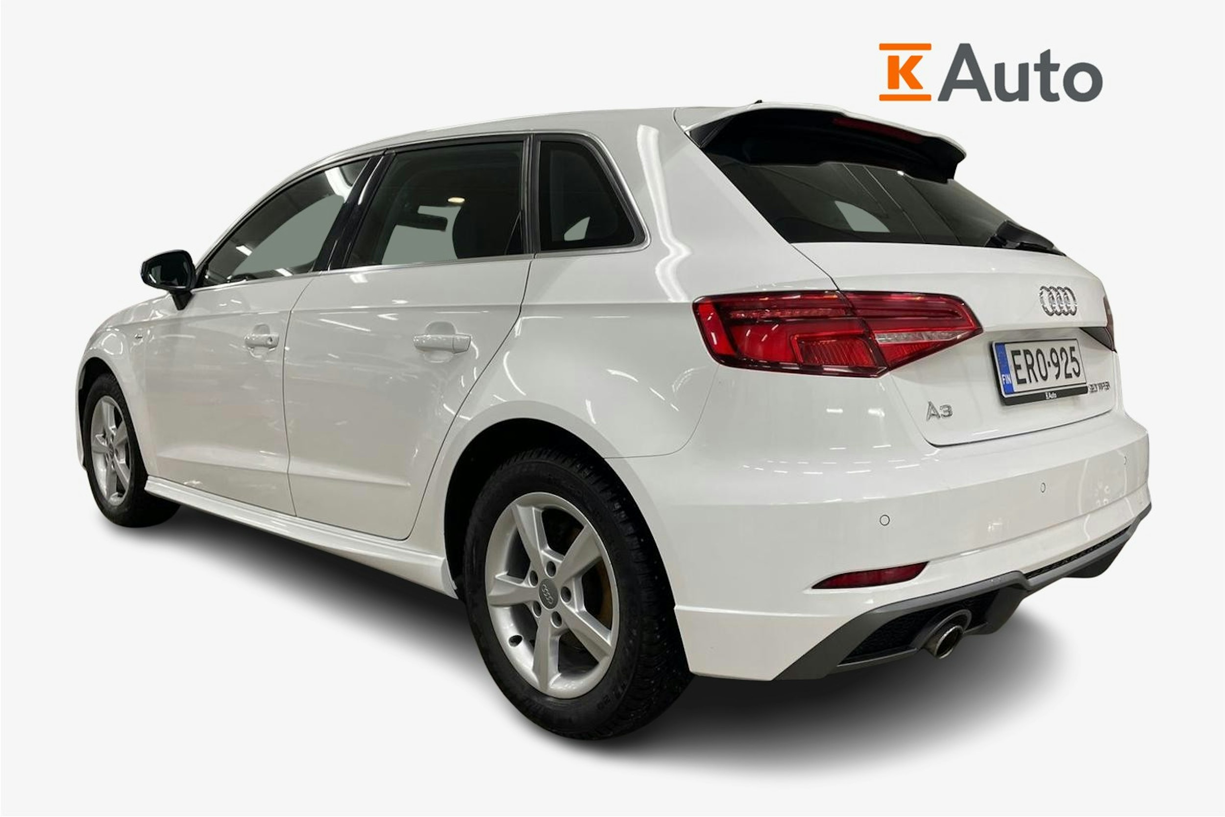 Valkoinen Audi A3 2019 kuva 2.