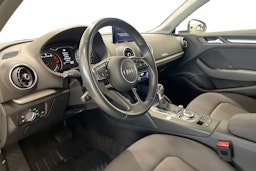 Valkoinen Audi A3 2019 kuva 6.