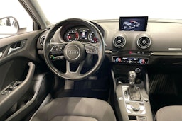 Valkoinen Audi A3 2019 kuva 7.