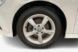 Valkoinen Audi A3 2019 kuva 9.