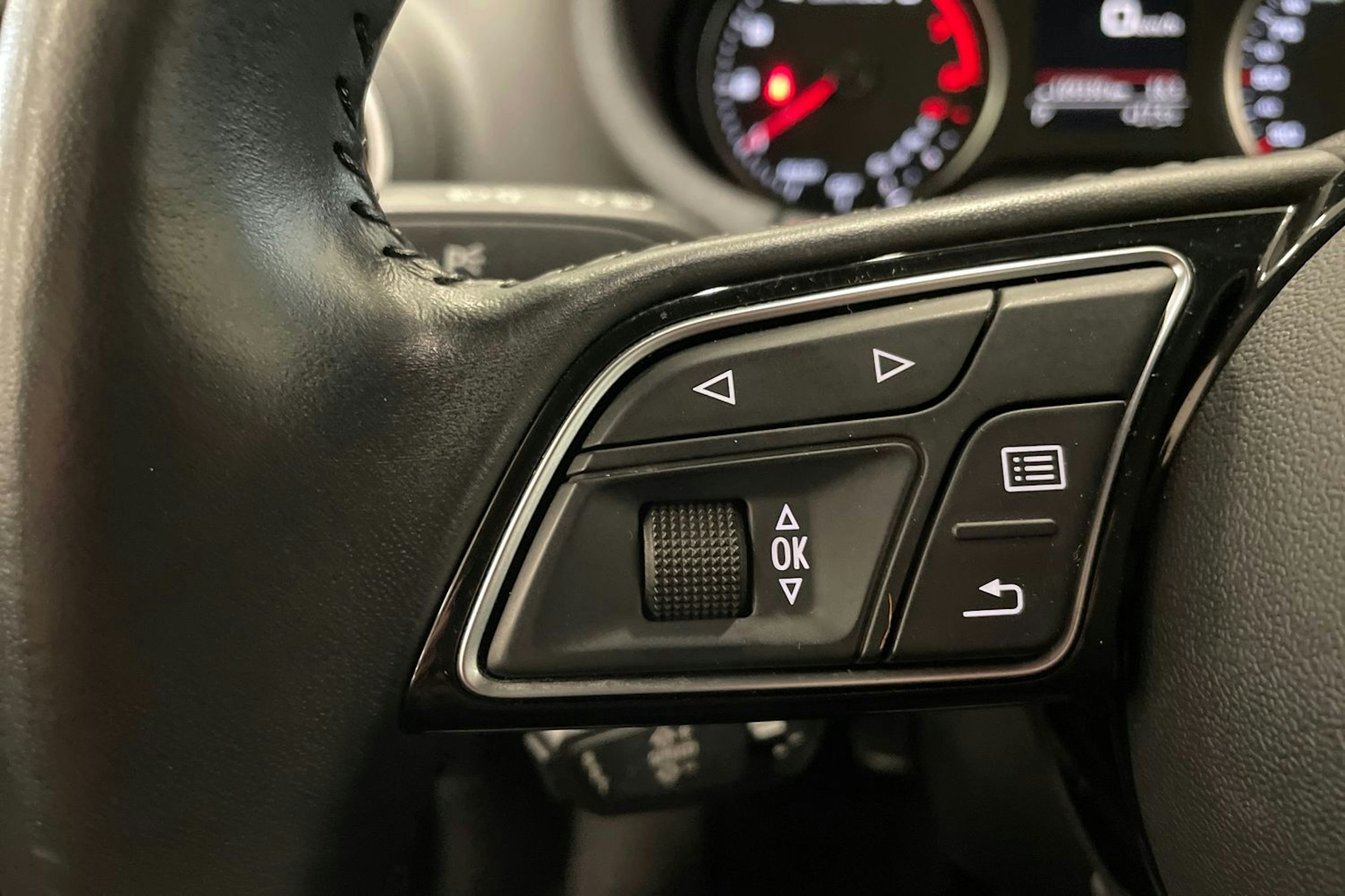 Valkoinen Audi A3 2019 kuva 15.