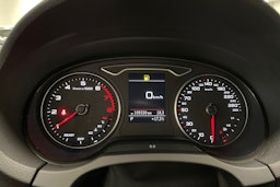 Valkoinen Audi A3 2019 kuva 17.