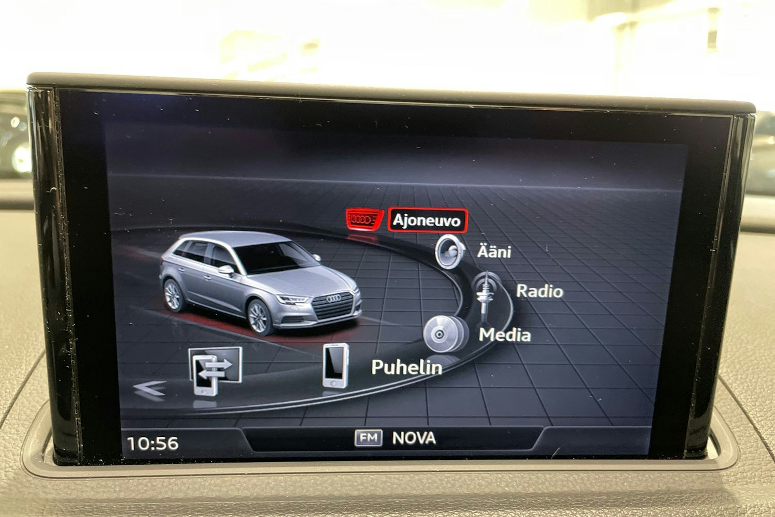 Valkoinen Audi A3 2019 kuva 19.