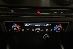 Valkoinen Audi A3 2019 kuva 26.