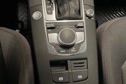 Valkoinen Audi A3 2019 kuva 28.