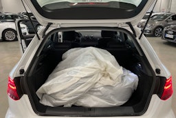 Valkoinen Audi A3 2019 kuva 32.