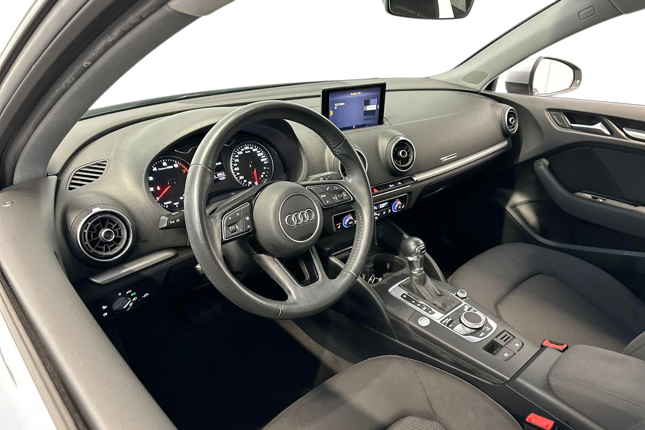 hopea Audi A3 2019 kuva 6.
