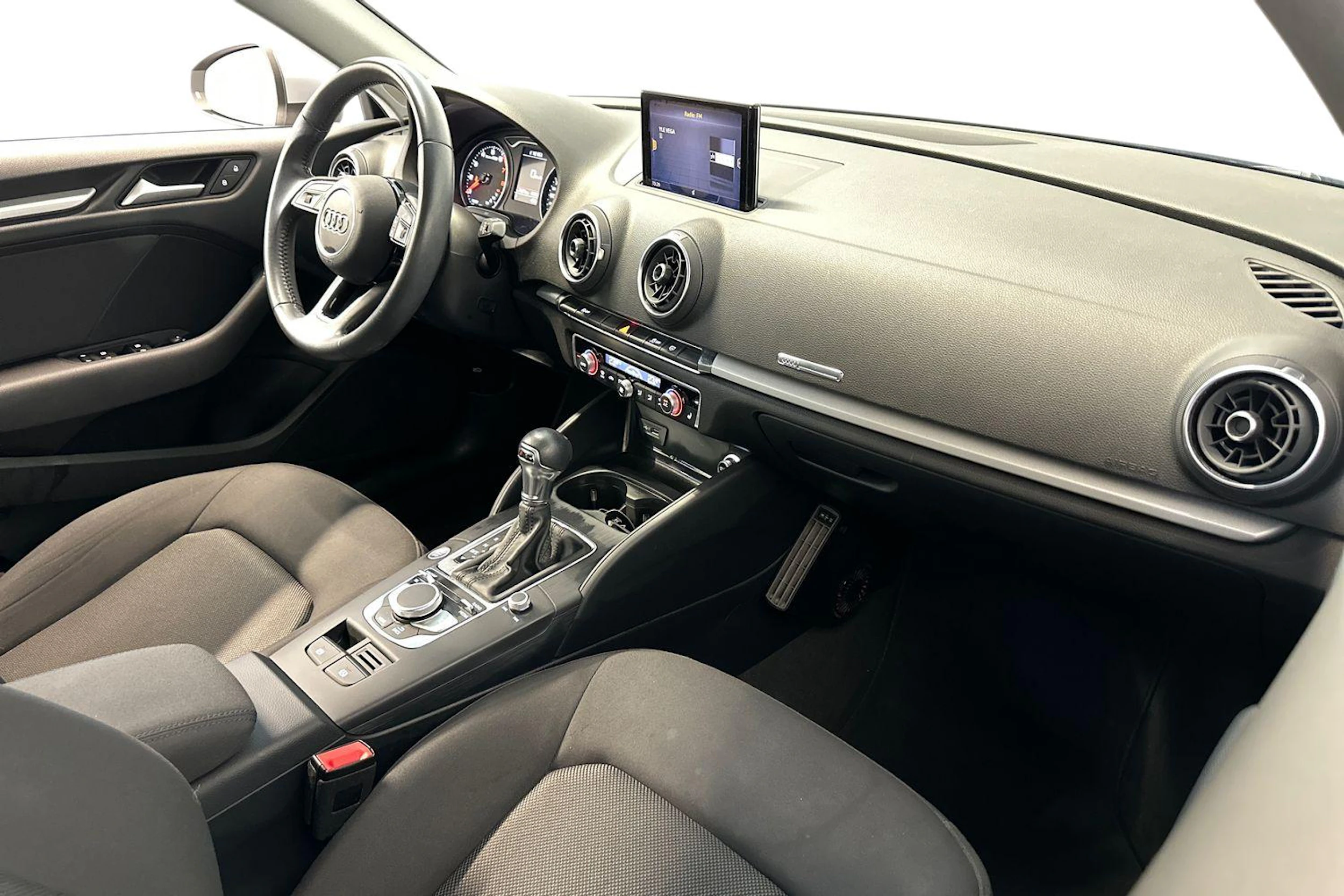 hopea Audi A3 2019 kuva 7.