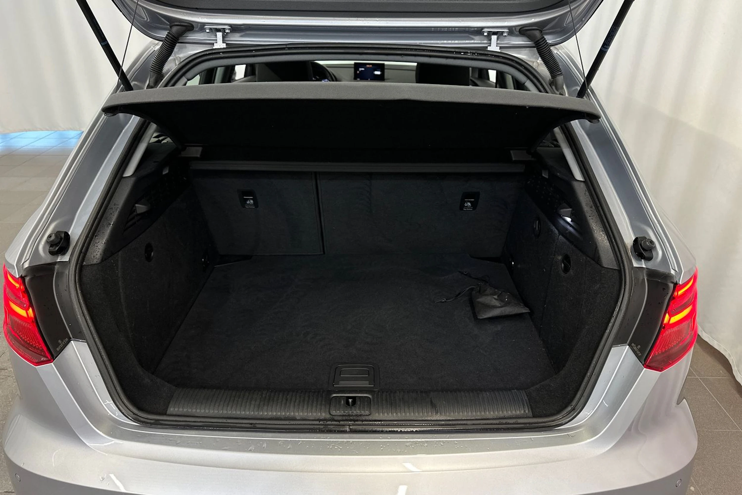 hopea Audi A3 2019 kuva 11.