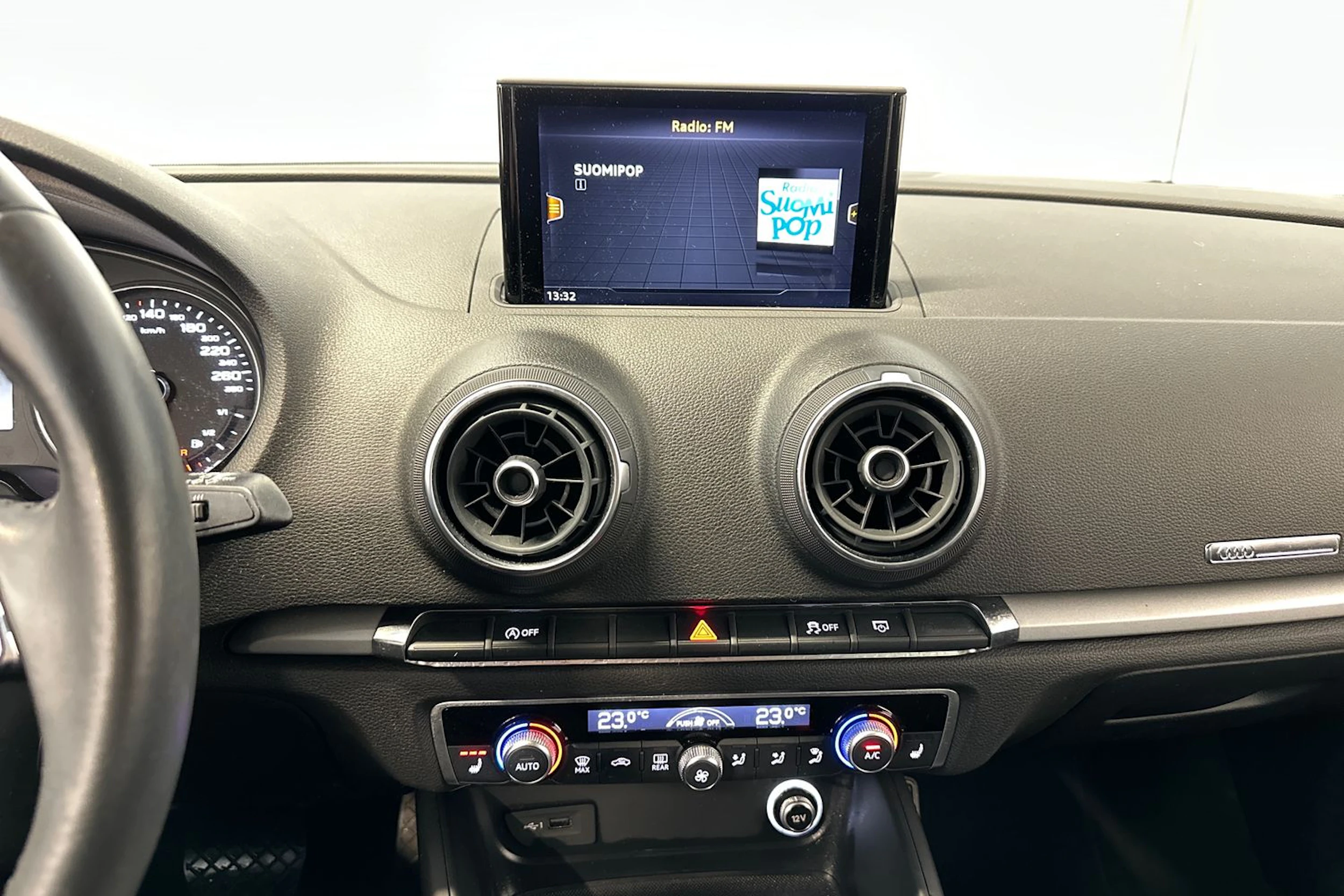 hopea Audi A3 2019 kuva 19.