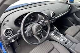 Sininen Audi A3 2019 kuva 3.