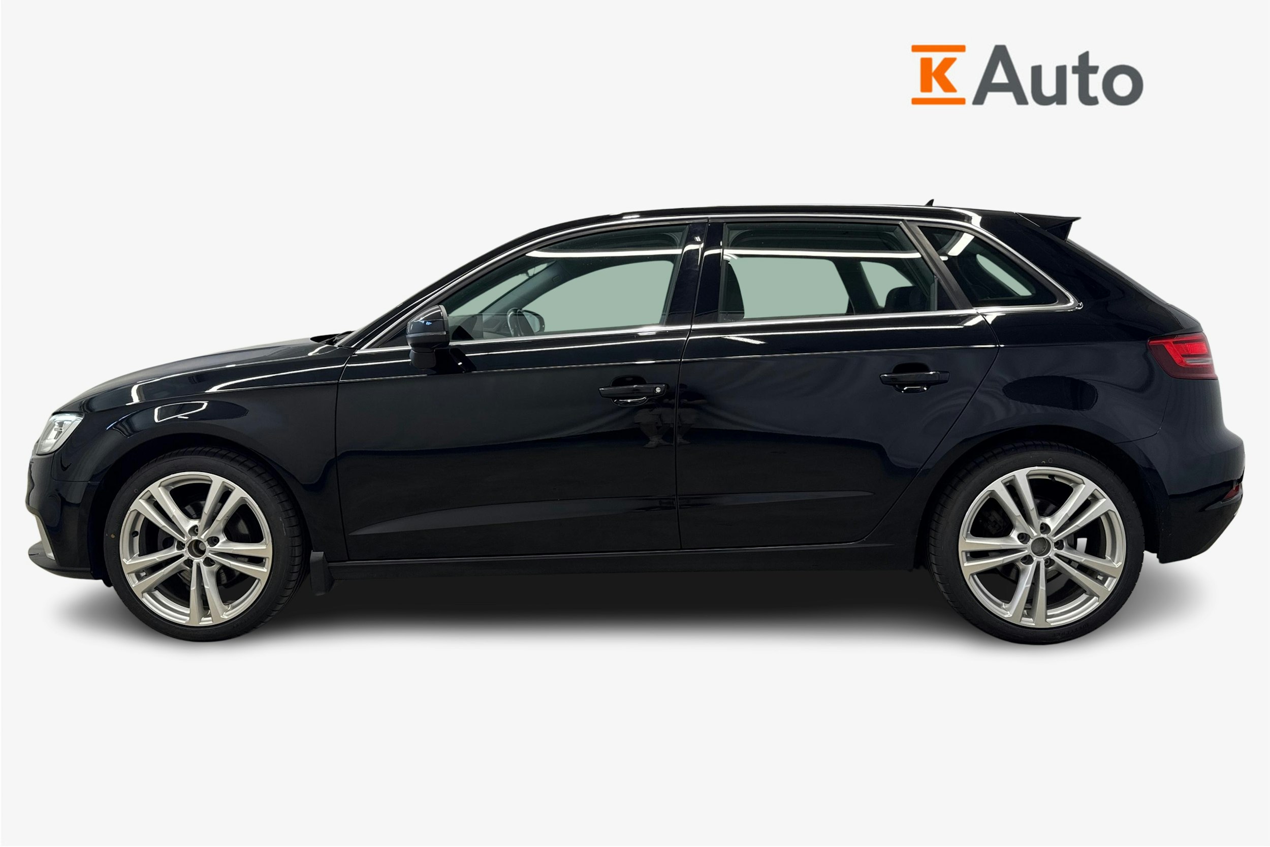 musta Audi A3 2019 kuva 6.