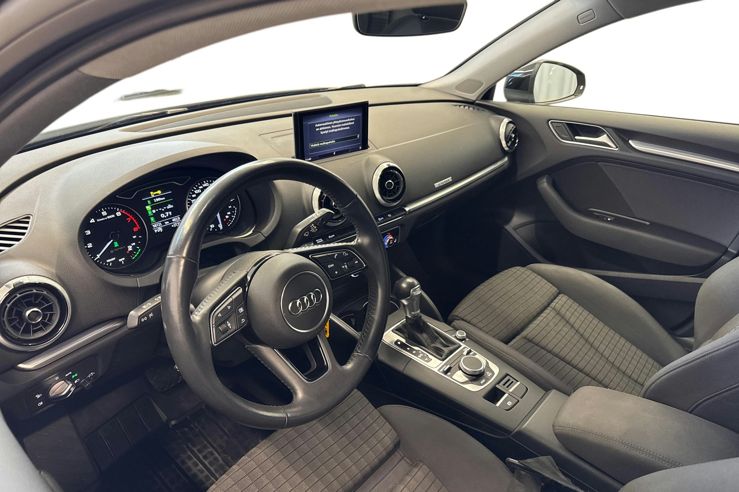 musta Audi A3 2019 kuva 7.