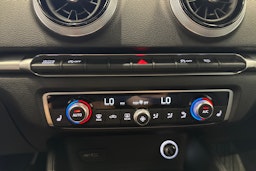 musta Audi A3 2019 kuva 20.