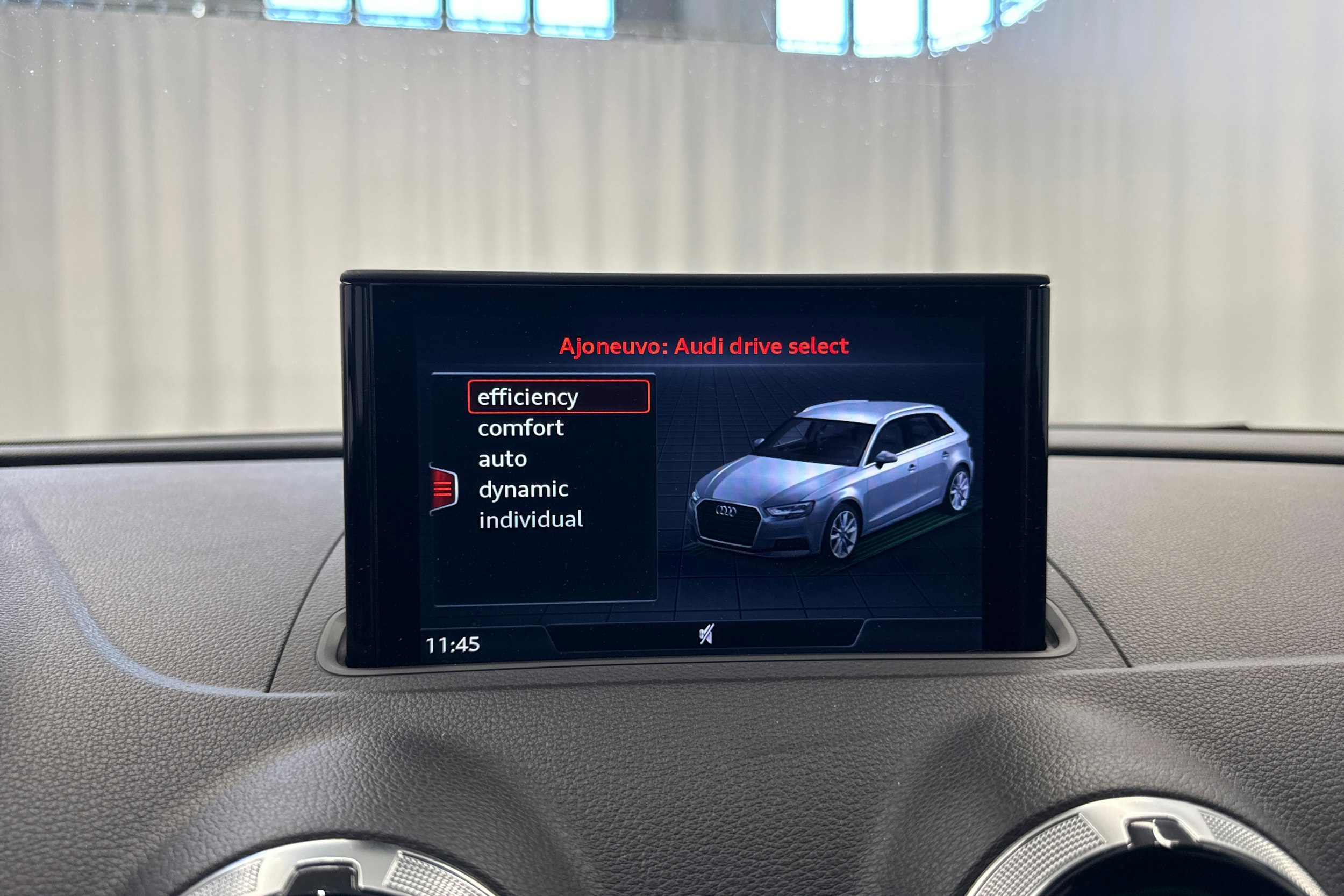 musta Audi A3 2019 kuva 22.