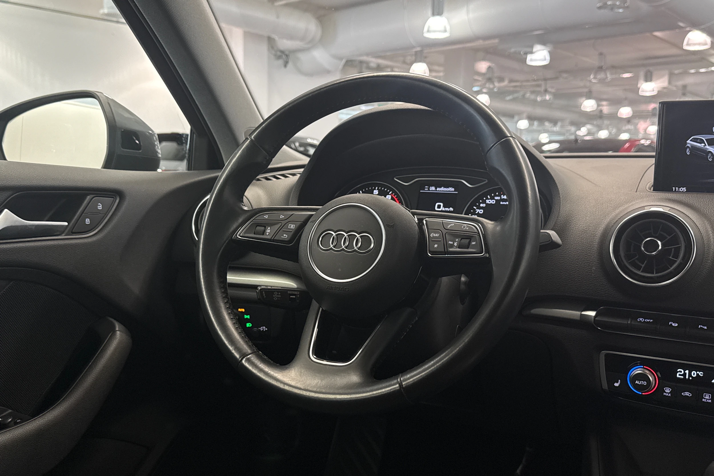 harmaa Audi A3 2019 kuva 12.