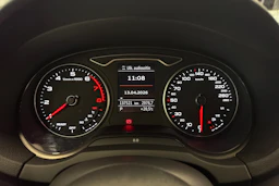 harmaa Audi A3 2019 kuva 15.