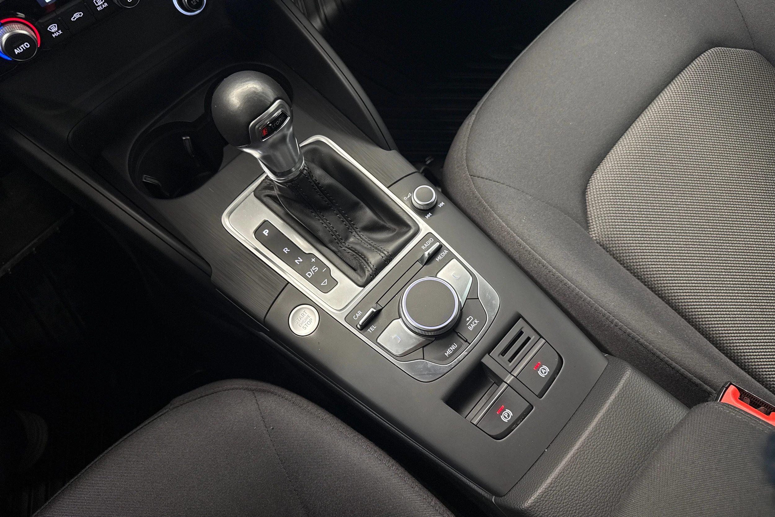 harmaa Audi A3 2019 kuva 17.