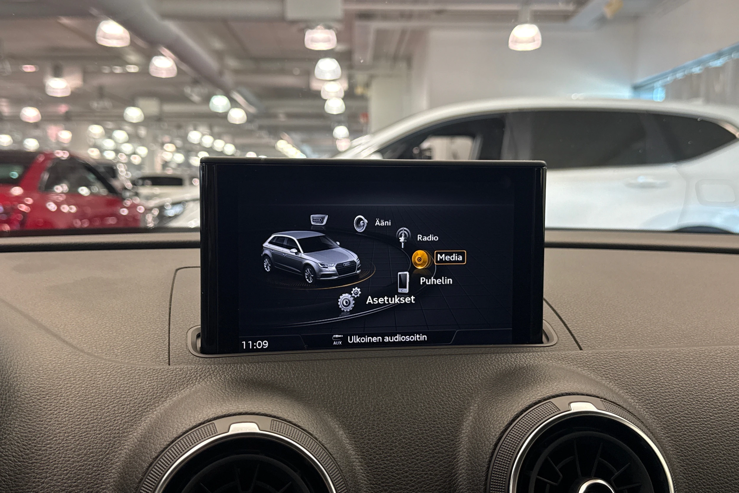 harmaa Audi A3 2019 kuva 19.