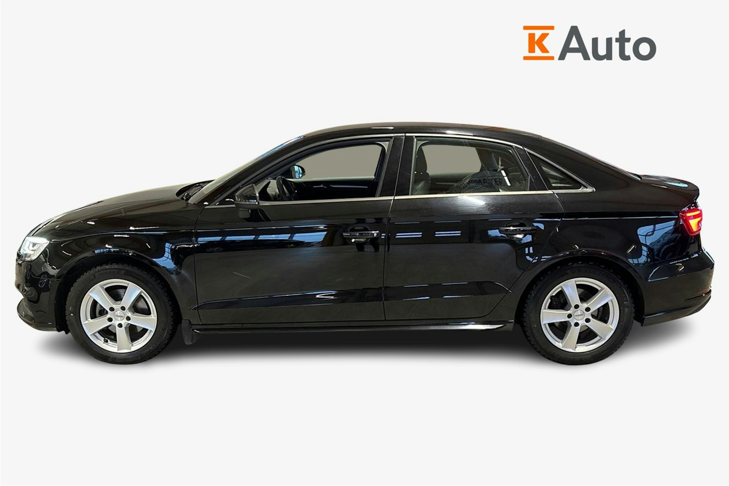 musta Audi A3 2019 kuva 6.