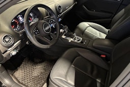 musta Audi A3 2019 kuva 7.