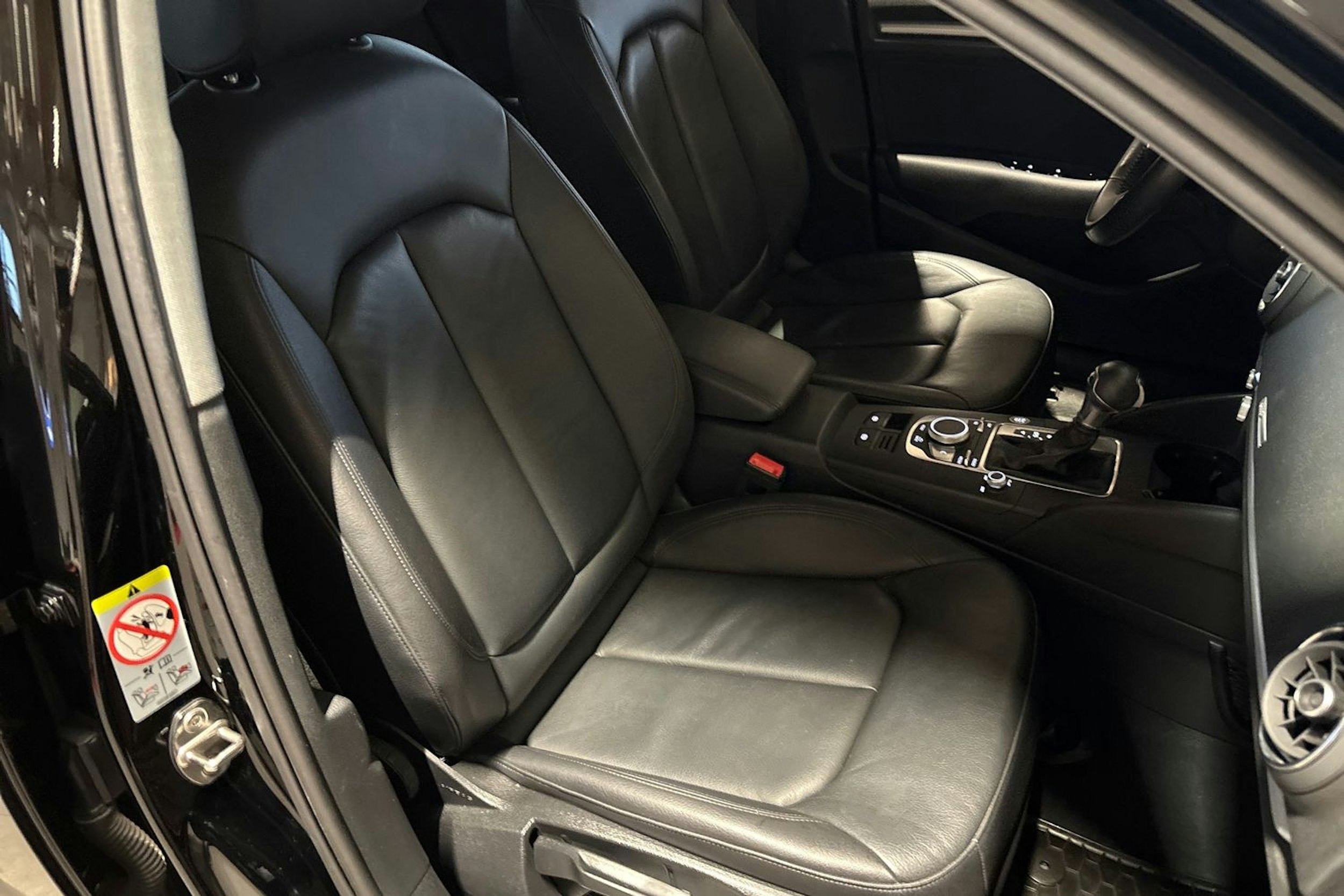 musta Audi A3 2019 kuva 16.