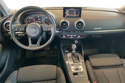 Harmaa Audi A3 2019 kuva 7.