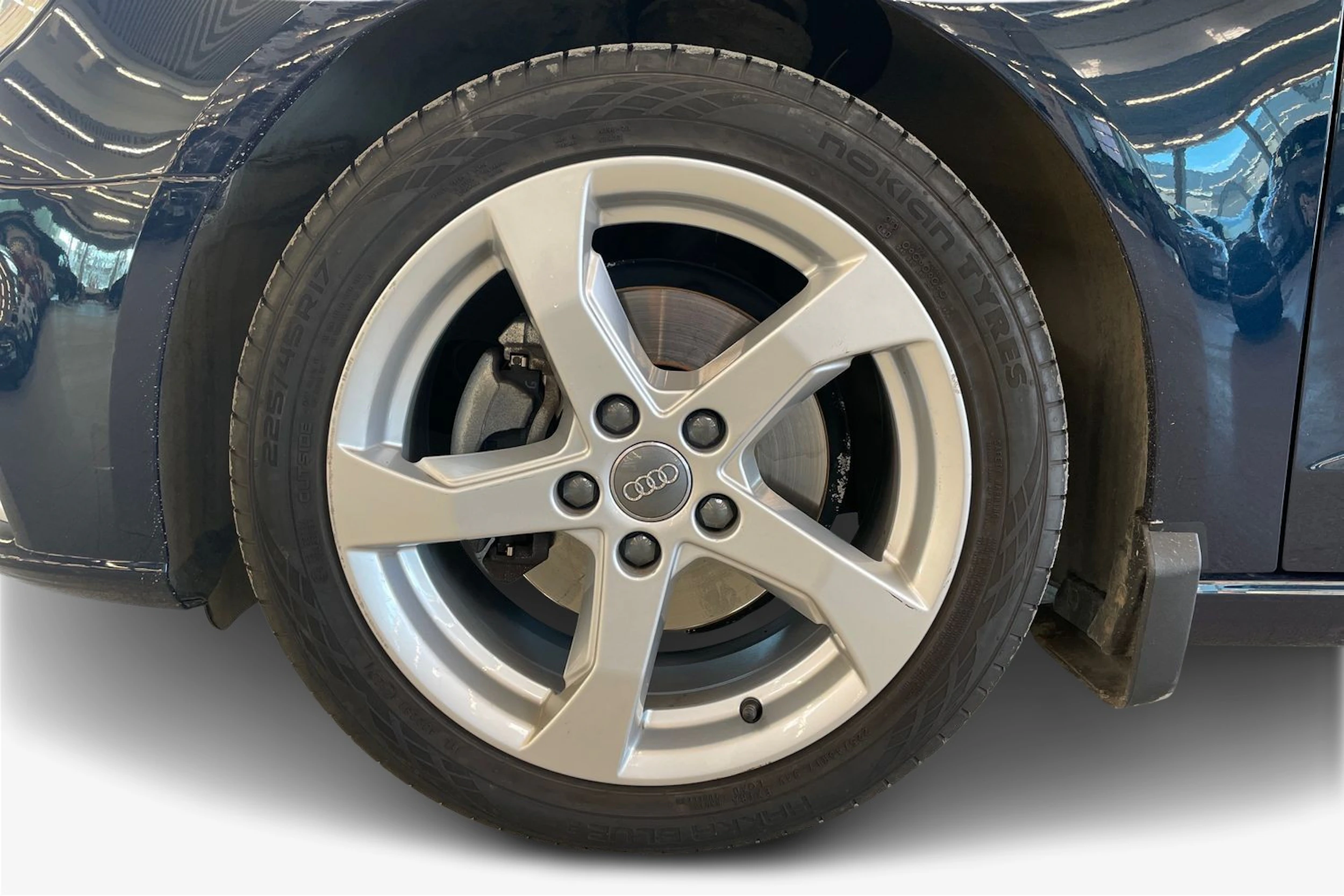 Harmaa Audi A3 2019 kuva 9.