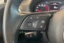 Harmaa Audi A3 2019 kuva 13.