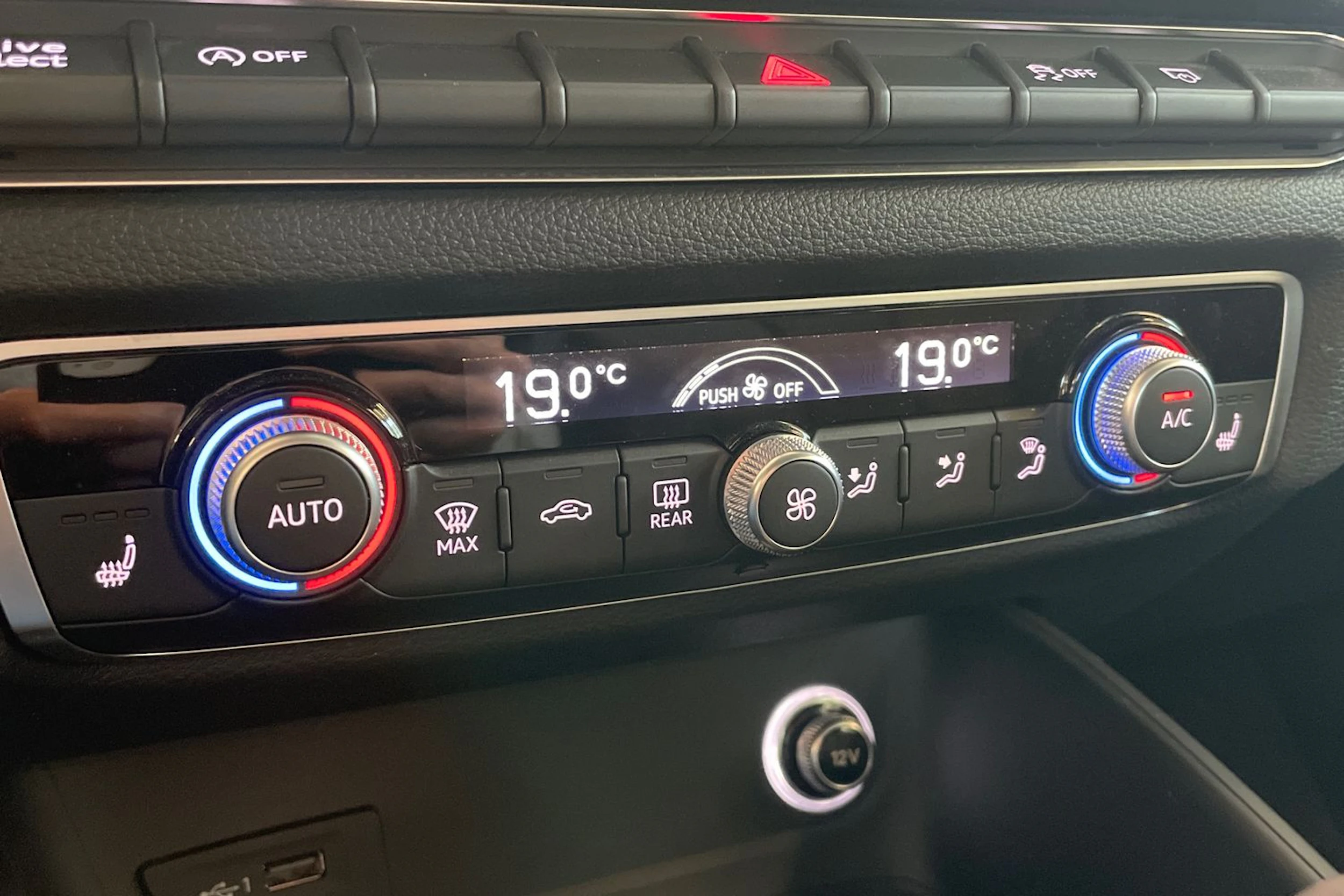 Harmaa Audi A3 2019 kuva 16.