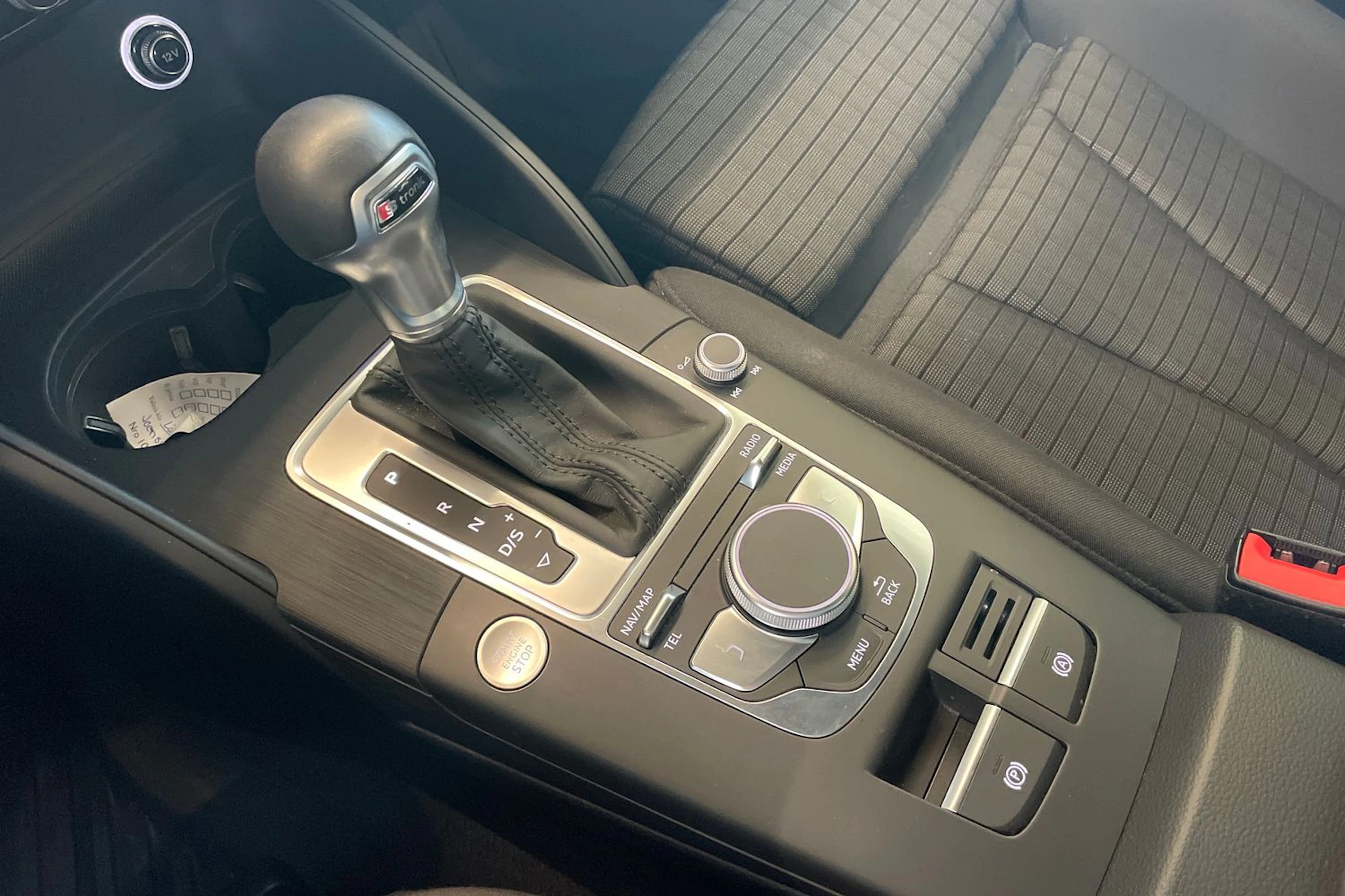 Harmaa Audi A3 2019 kuva 17.