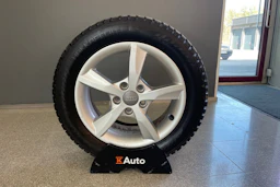 Harmaa Audi A3 2019 kuva 19.