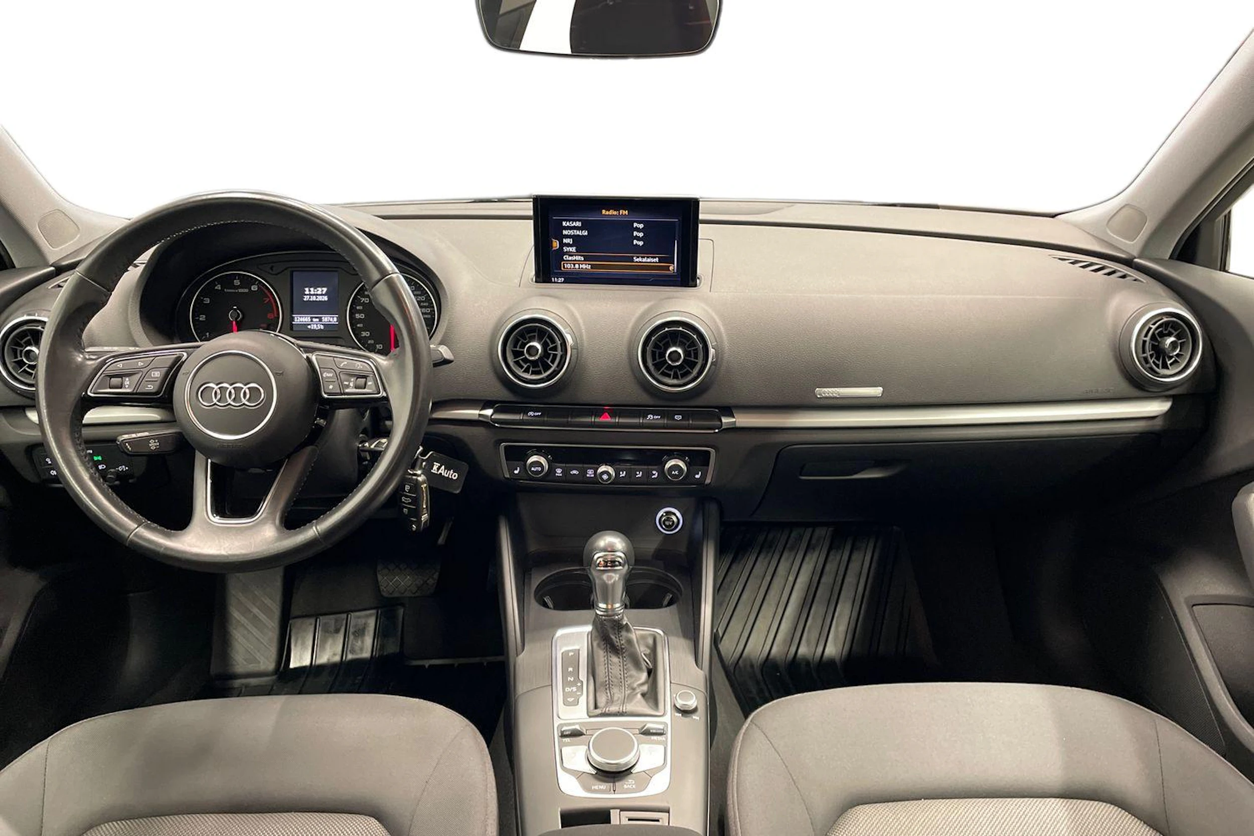 valkoinen Audi A3 2019 kuva 9.