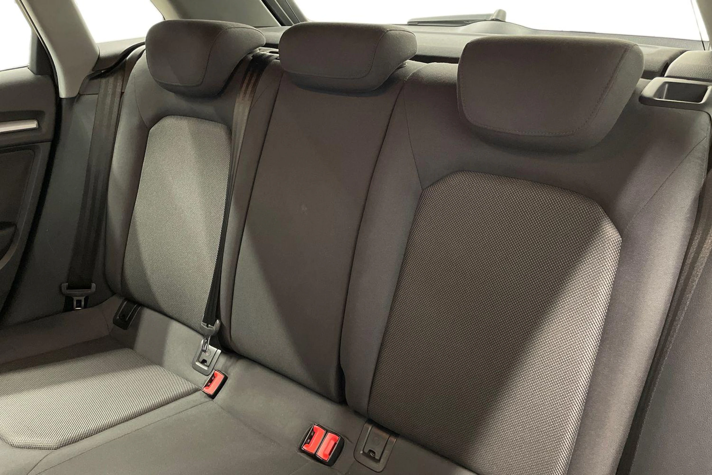 valkoinen Audi A3 2019 kuva 11.
