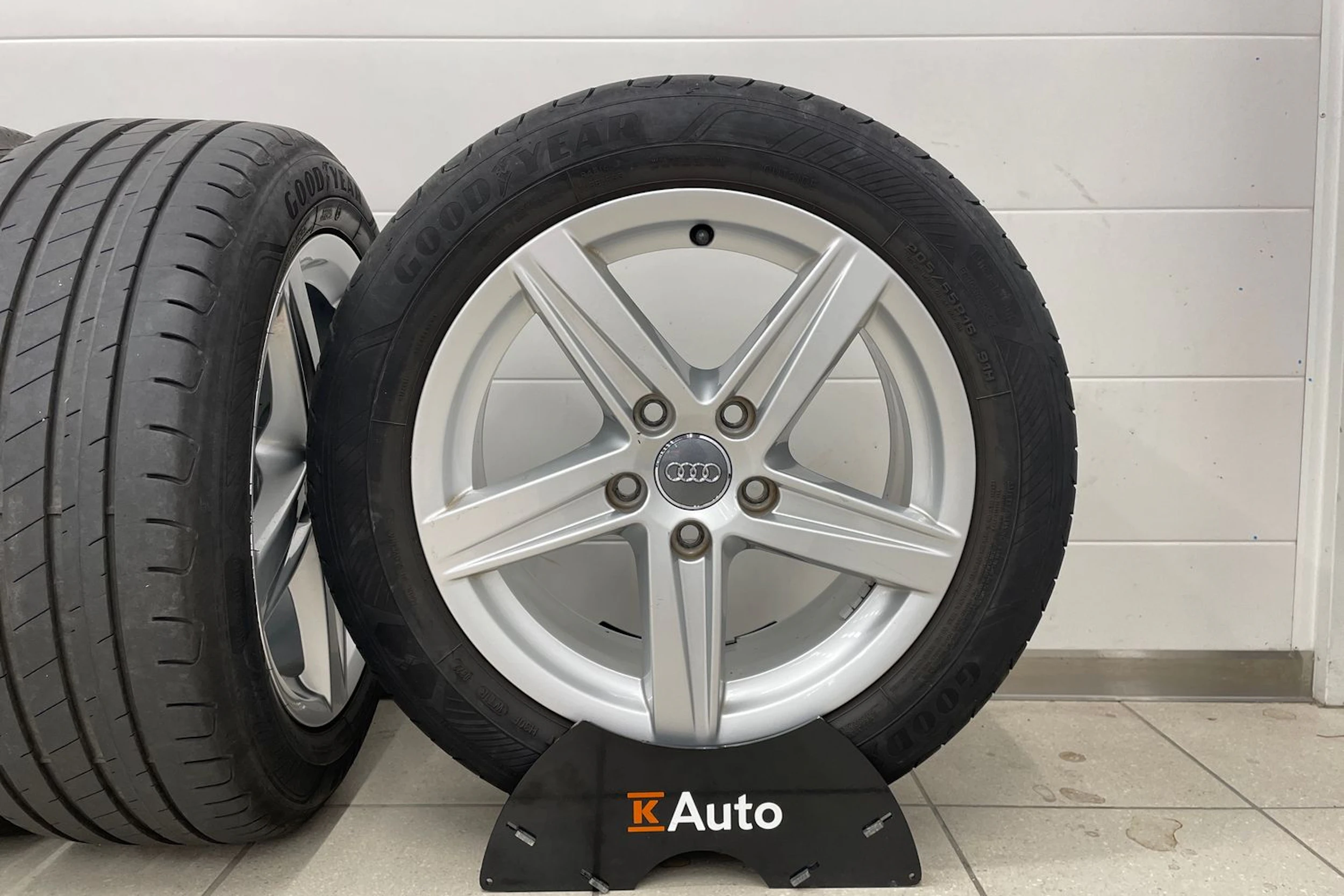 valkoinen Audi A3 2019 kuva 13.