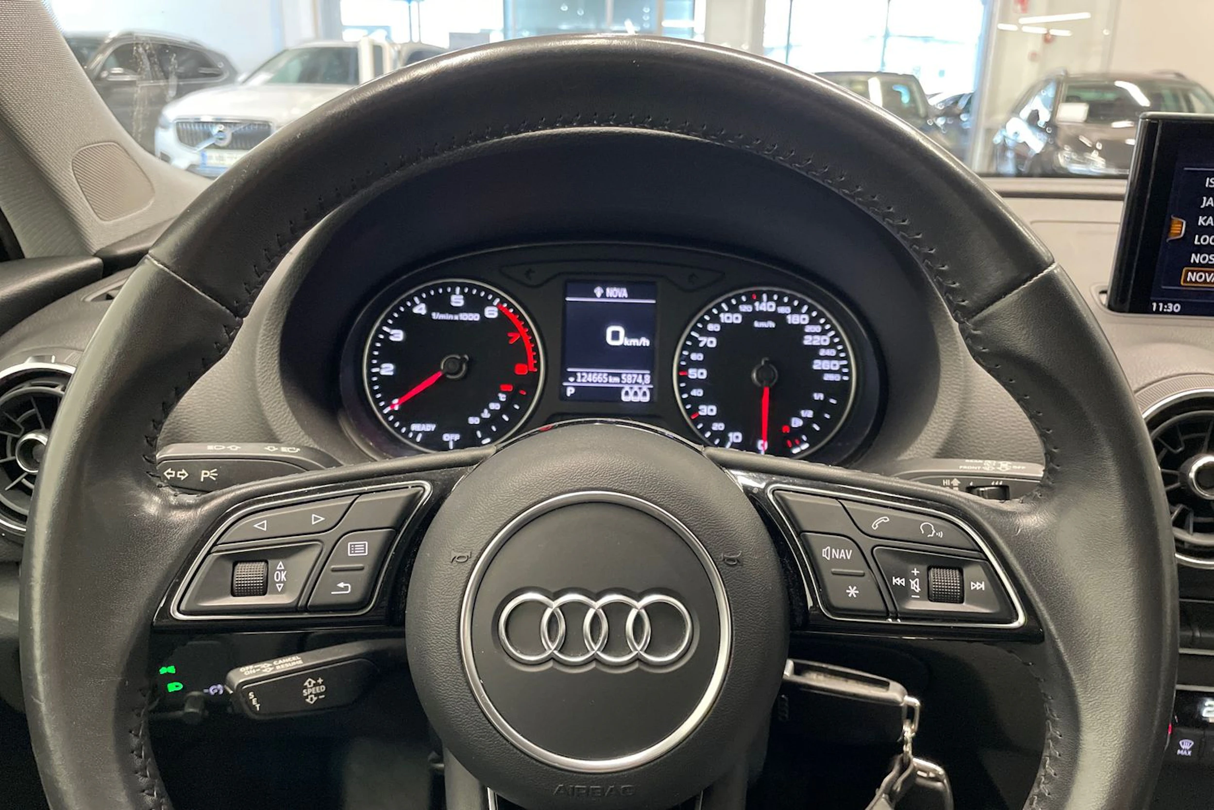 valkoinen Audi A3 2019 kuva 17.