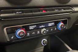 valkoinen Audi A3 2019 kuva 23.