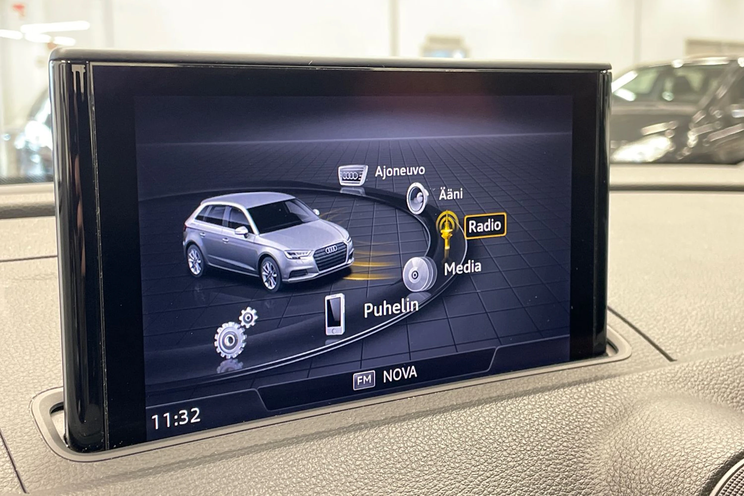 valkoinen Audi A3 2019 kuva 25.