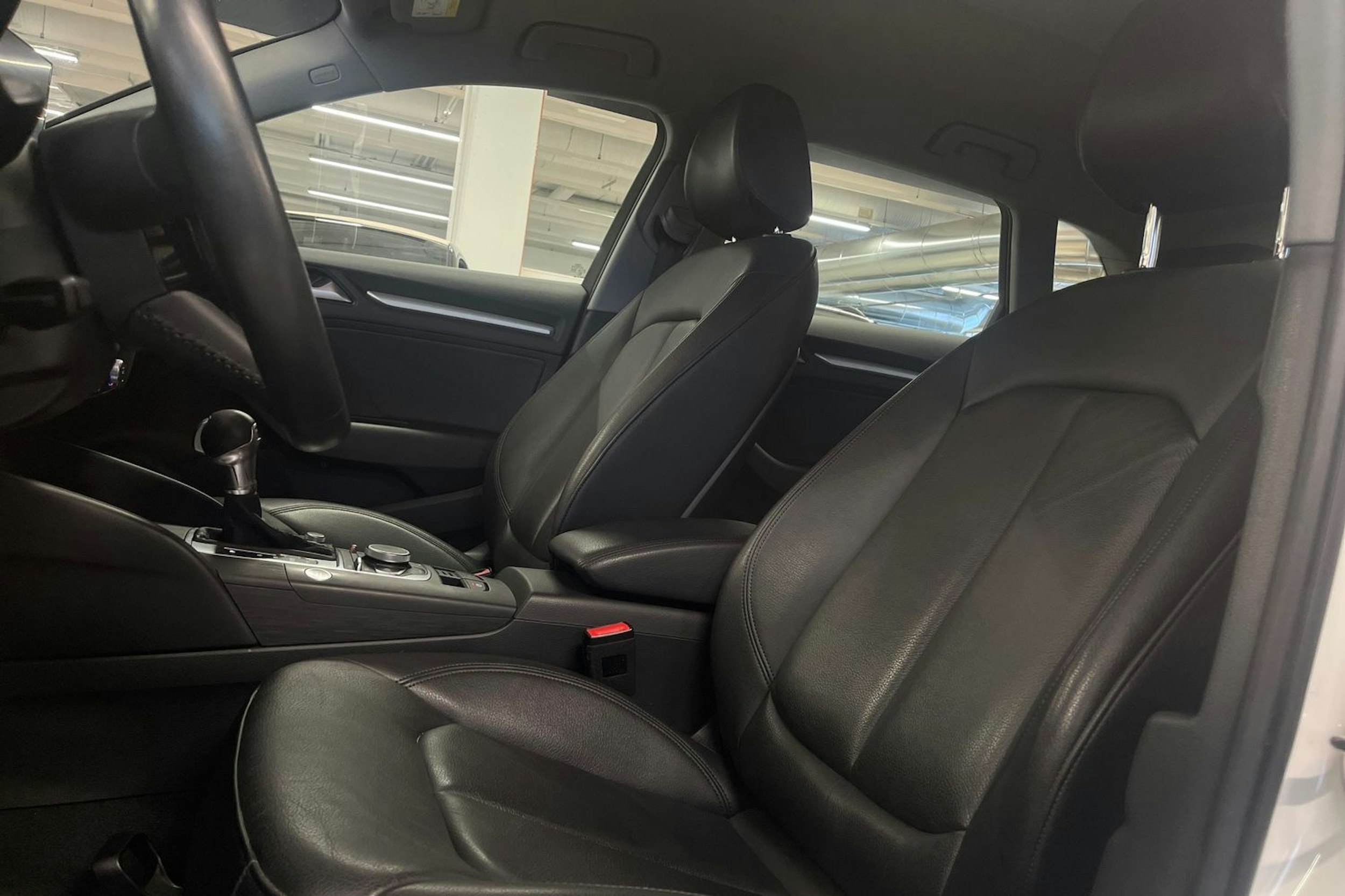 valkoinen Audi A3 2019 kuva 15.